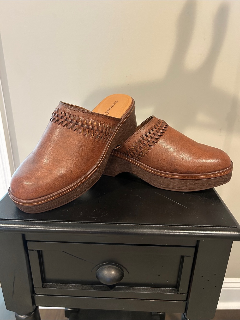 BareTraps / LIKE NEW/ Size 8/ Brown Woven Leather Clog Mules